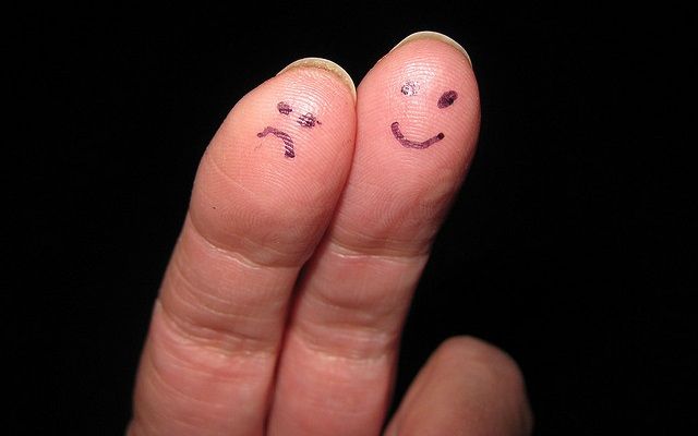 счастливые грустные-пальцы