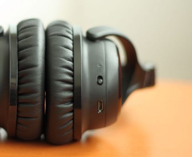 Могут ли беспроводные наушники Audeara A-01 помочь с потерей слуха в пожилом возрасте? (Обзор и дешевая распродажа) выключатель шумоподавления правый наушник audeara a01 614x500