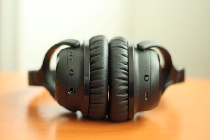 Могут ли беспроводные наушники Audeara A-01 помочь с потерей слуха в пожилом возрасте? (Обзор и Дешевая распродажа) audeara a01 earcups 670x447