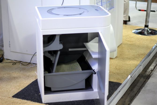 Ненужные технологии: LavvieBot представляет умный туалет для кошек на CES lavvie purrsong kiitylitter box ces2019 04 670x447