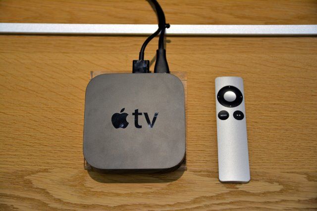 Муо-КСН-CHROMECAST-против-AppleTV стола
