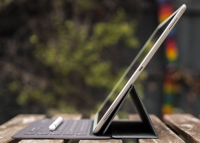 iPad Pro, интеллектуальная клавиатура и Apple Pencil Review ipad pro setup5