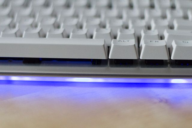 синий с подсветкой - электронная механическая клавиатура обзор-10