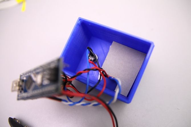 Arduino D20 Внутри картона