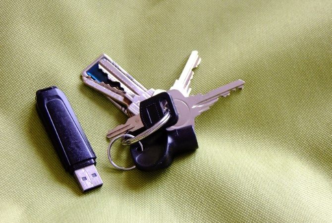 USB-накопитель на связке ключей