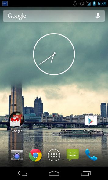 Я могу' /><br />
Домашний экран iPhone — одна из самых знаковых функций платформы iOS — большие значки в сетке 4 × 4 (или в сетке 4 × 5 с iPhone 5) и четыре кнопки вдоль нижней панели для часто используемых приложений. Помимо изменения обоев и изменения порядка значков, пользователь iPhone не может ничего изменить, чтобы изменить его внешний вид. Например, механик, который меня раздражает, — это то, что я не могу переместить значок с самого верха экрана до самого низа — все значки заполняют ряд за рядом. По крайней мере, пользователи iPhone могут переместить свои значки на новую страницу.</p>
<div style=