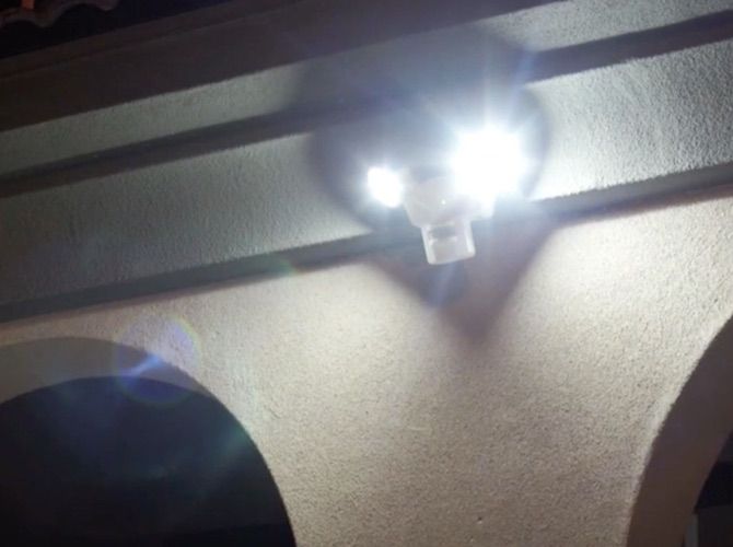 Как у вас может быть наружное освещение без какой-либо проводки требуется OutdoorLightingNovolink
