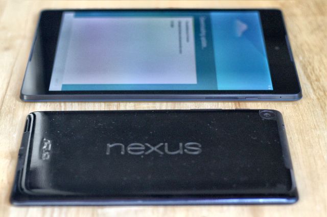 Nexus 7 бок о бок