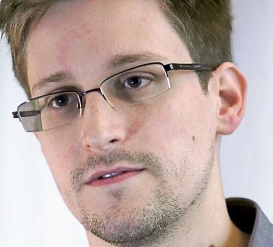 охрана ЦРУ наблюдение за Эдвардом Сноуденом