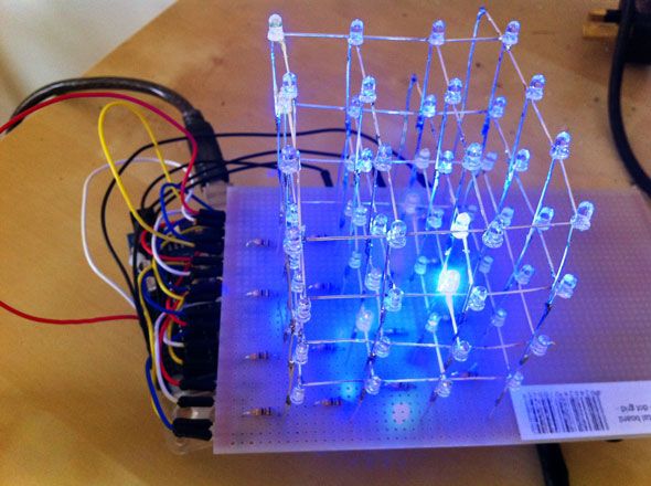 Как сделать пульсирующий светодиод Arduino, который выглядит так, как будто он из будущего 4x4x4 закончил светодиодный куб