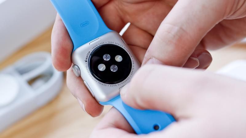 Как настроить новые Apple Watch: как поменять ремешок