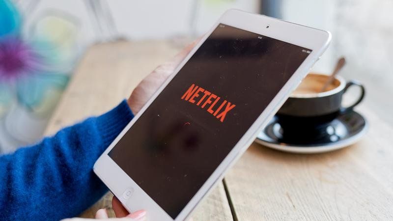 Как смотреть Netflix в автономном режиме на iPhone или iPad