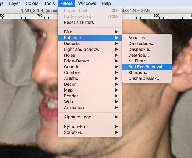 удалить эффект красных глаз в редакторе фотографий GIMP