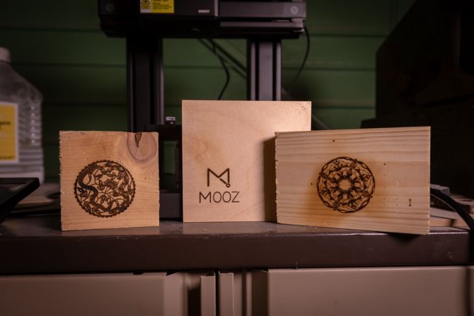 Dobot Mooz - лазерная гравировка дерева