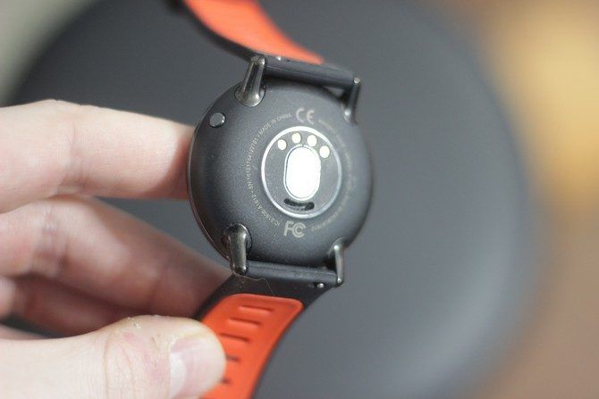 Обзор Xiaomi Amazfit Pace: надежные умные часы по бюджетной цене AlazfitPace6 670x447
