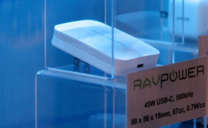 Зарядные устройства USB-C просто потрясающие: Meet GaNFast Charging ravpower usb c зарядное устройство ces2019 01 670x413