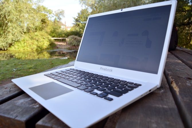 Обзор Pinebook 64: ноутбук за 100 $, который не't Terrible muo hardware pinebook table