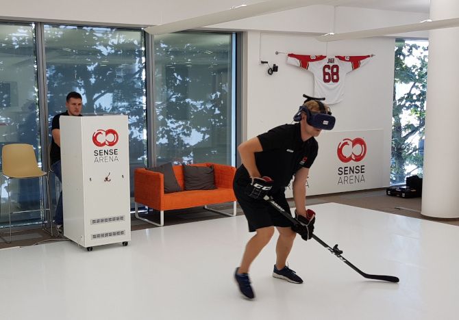 Sense Arena - хоккейный тренер виртуальной реальности, который'll Blow Your Mind Sense Arena gym in Prague