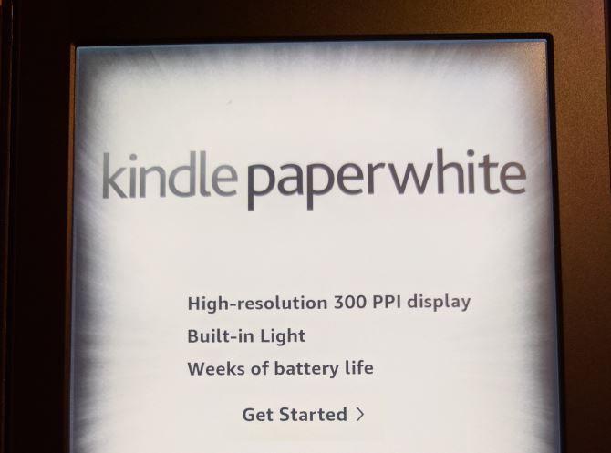 Как настроить и использовать Kindle Paperwhite 02 Paperwhite Hello Screen