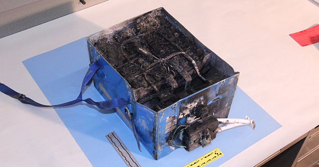 Сгоревшая литий-ионная батарея от Boeing 787 Japan Airlines