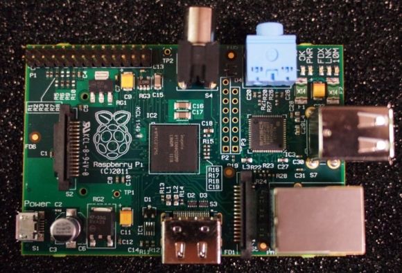Raspberry Pi - компьютер ARM размером с кредитную карту - Ваш только за 25 долларов