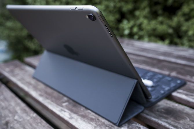 Обзор iPad Pro 10.5: достаточно ли хорошего iPad? ipad pro 105 stand6