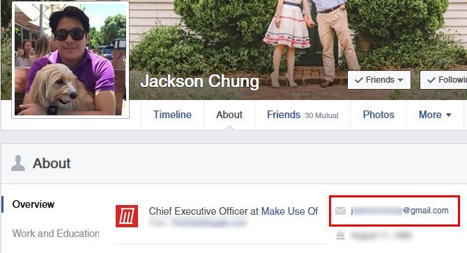 Как найти кого-то' /></p>
<p>В некоторых профилях Facebook вы увидите <strong>Спросите адрес электронной почты [Имя]</strong> ссылку, если они не предоставили ее. Вы можете нажать эту кнопку, чтобы отправить запрос непосредственно этому человеку на его адрес электронной почты. Это может показаться немного жутким, но, по крайней мере, это просто.
</p>
<h2>Поиск Гугл</h2>
<p>Ваша следующая лучшая ставка — это поиск в Google. Попробуйте найти имя человека, которого вы ищете, и посмотрите, есть ли у него веб-сайт или профиль на странице их компании. Конечно, вы получите лучшие результаты, если у вашего таинственного человека необычное имя. Найти адрес Сары Смит практически невозможно, если у вас нет дополнительной информации, которая будет включена в ваш поиск.</p>
<p><iframe width=