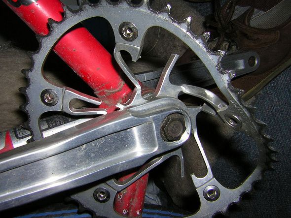 3 причины, почему вы не должны' /></p>
<p>Я уверен, что вы слышали, что чем меньше деталей, тем меньше вероятность того, что они потерпят неудачу. Это также верно для браузеров и их расширений, поскольку эти расширения могут привести к сбою браузера или скомпрометировать его с точки зрения безопасности. Разработчики браузеров пытаются отфильтровать плохие расширения, но в случае с Google нет абсолютно никакой гарантии, что вы в безопасности.</p>
<div style=