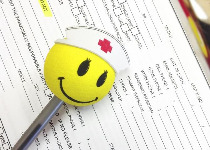 Врач' />Изображение предоставлено MGDboston / Morguefile
</p>
<p>Многие считают, что если бы данные здравоохранения были лучше интегрированы, это могло бы обеспечить лучший уход при меньших затратах. Когда Amazon, Berkshire Hathaway и JP Morgan объявили ранее в этом году, что они работают вместе в сфере здравоохранения, они указали на технологию как на область своего внимания, как отмечает The Guardian.</p>
<h3>Большие данные в финансах</h3>
<p>Финансовая индустрия всецело поддерживает идею принятия решений на основе компьютерного анализа. Сбои флэш-памяти на Уолл-стрит происходят из-за автоматической торговли, когда машины быстро распродают запасы без участия человека, в зависимости от того, что происходит на рынке. Это называется высокочастотной торговлей.</p>
<p>Теперь ученые, работающие с финансовыми данными, используют большие данные, чтобы предсказать, какие акции преуспеют и когда вероятны будущие крахы. Банки также рассматривают большие данные как способ увеличить свои доходы.</p>
<p><iframe width=